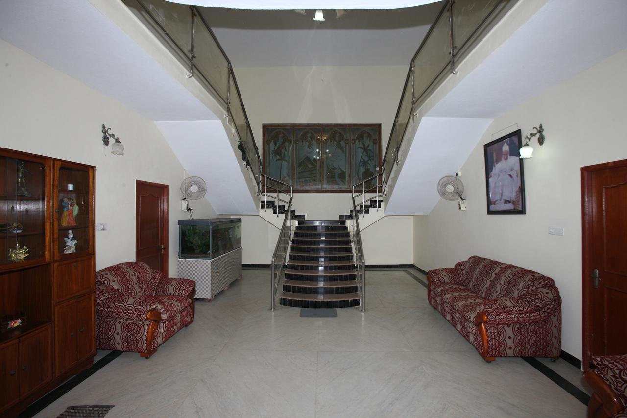 Oyo 935 Hotel Palkhee Bombaj Zewnętrze zdjęcie